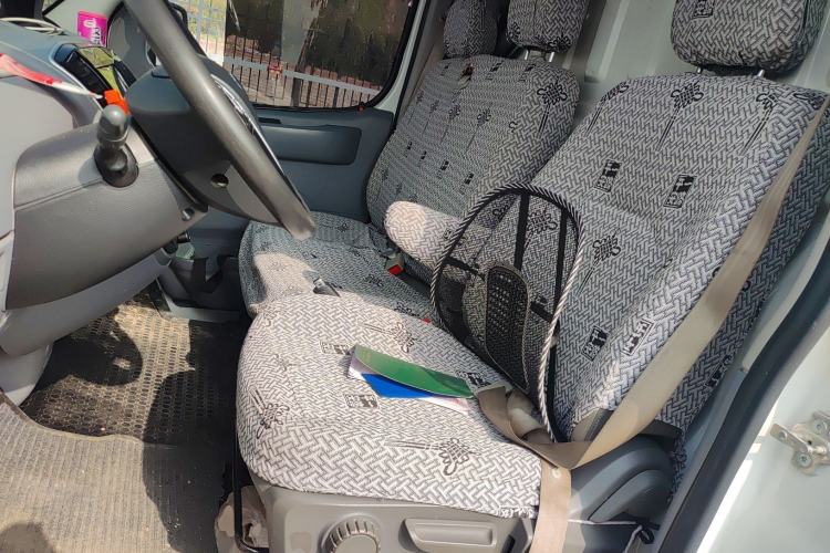 Used SAIC MAXUS Xintu V80 2021 2.0T Manual Classic City Delivery King Long Wheelbase Mid-Roof 3 Seats