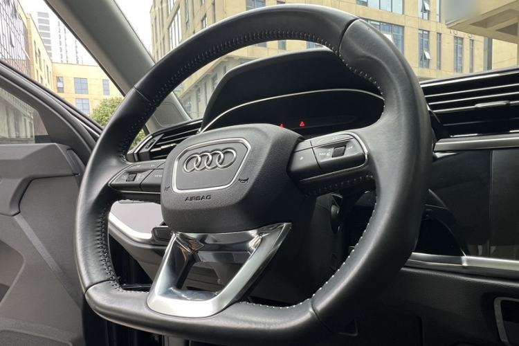 Used Audi Q3 2020 35 TFSI Fashion Dynamic Model Interior 11