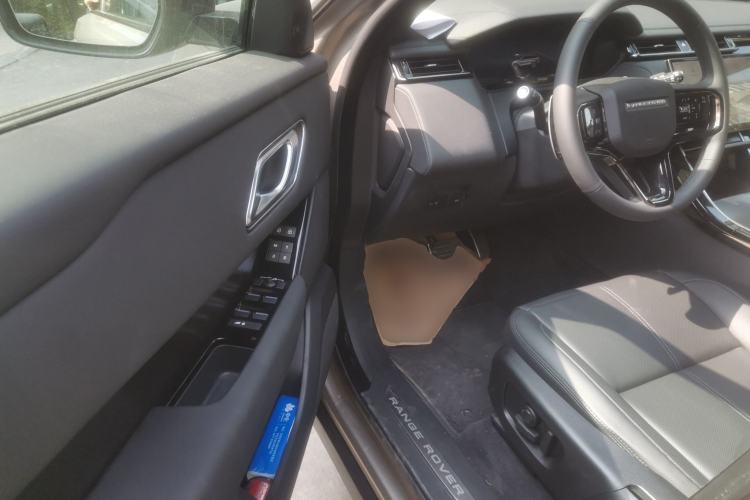 Used Land Rover Range Velar 2025 Dynamic SE Driver Seat