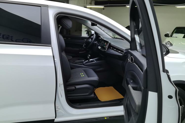 Used Baojun RM-5 2019 1.5T Manual Elite Version with 24-Hour Online Service 6 Seats