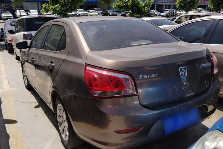 Used Baojun 630 2013 1.5L manual standard version