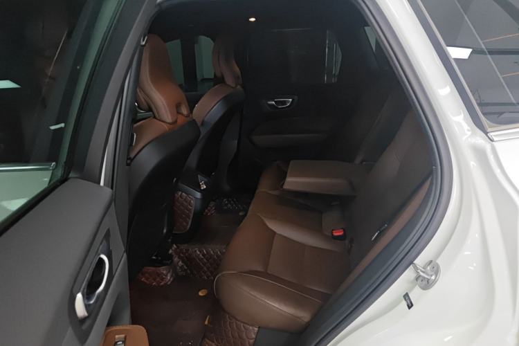 Used Volvo XC60 2024 B5 4x4 Smart Luxury Edition
