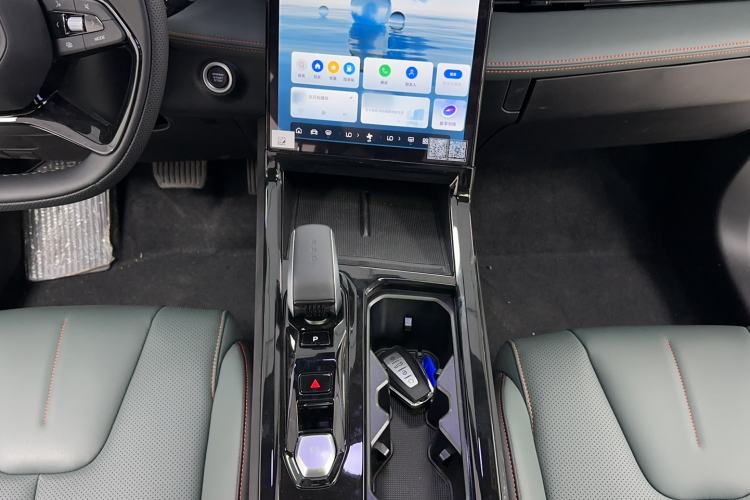 Used Geely Auto Emgrand X7 Sport 2024 1.5TD Smart Connect+ Gear Lever