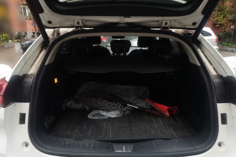 Used Wey VV5 2017 2.0T Ultra-Luxury Version Trunk