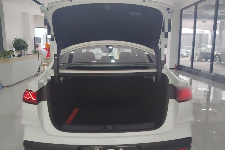 Used BYD Qin L 2025 DM-i Smart Drive 120KM Superior Model
