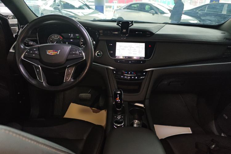 Used Cadillac XT5 2021 28T Luxury Model
