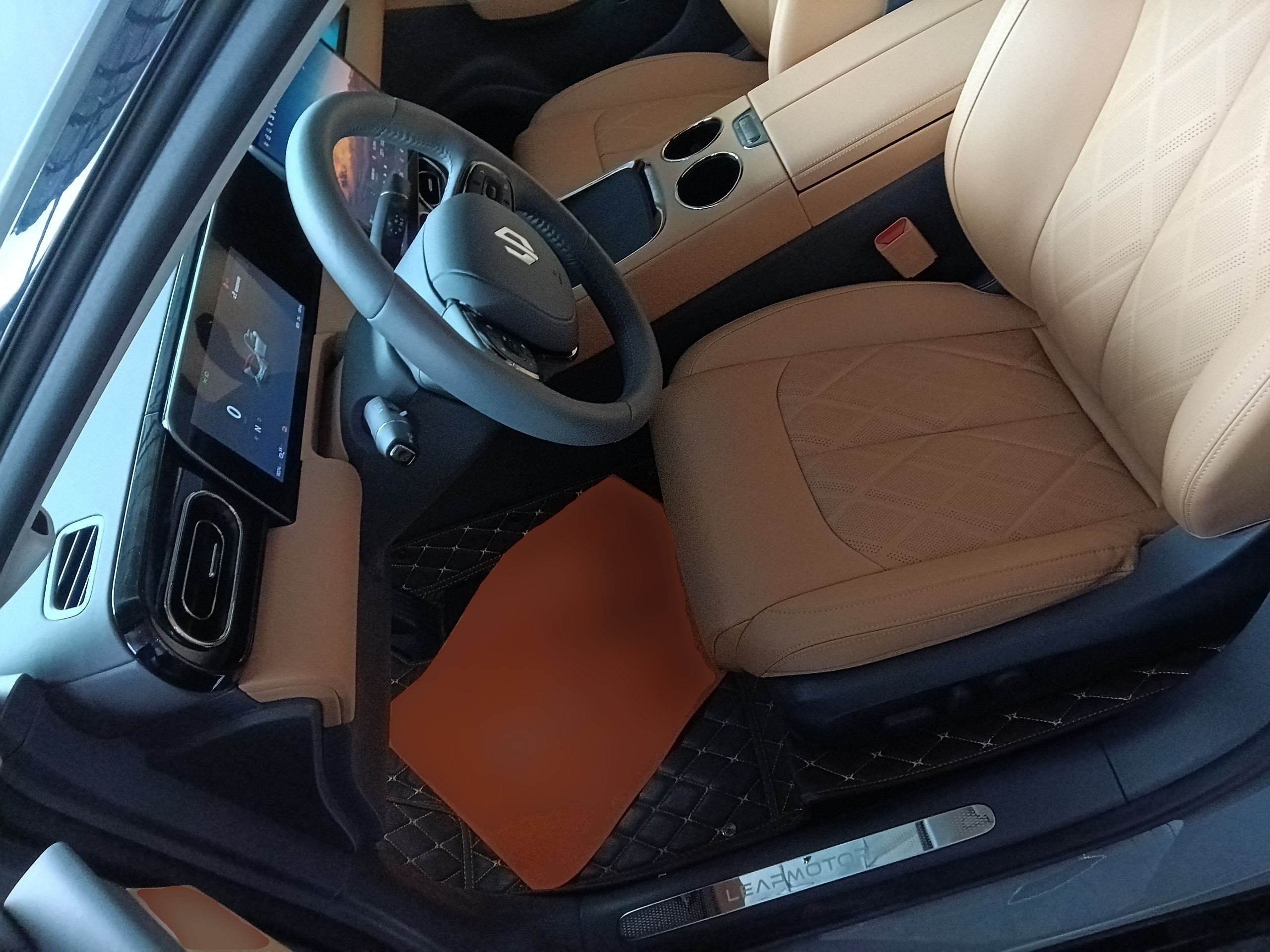 المقاعد الأمامية داخل السيارة