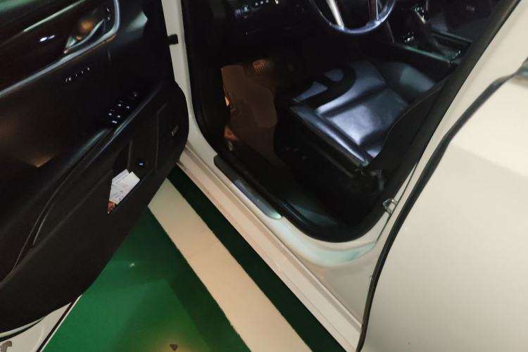 Used Cadillac XTS 2013 28T Leading Model
