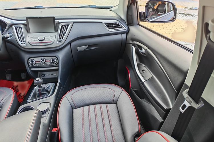 Used Soueast DX7 2017 1.5T Manual Luxury Model
