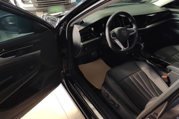 Used Volkswagen Passat 2025 Premium Version 380TSI Dragon Edition