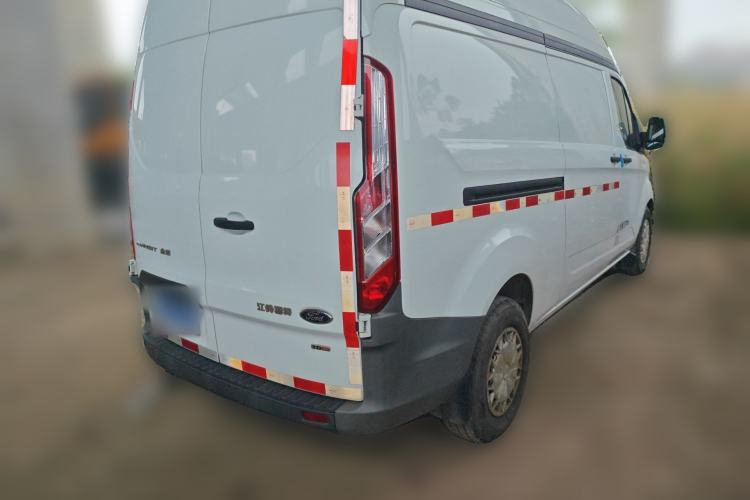 Used Ford Transit 2017 2.0T Diesel Van Mid-Chassis Mid-Roof China IV Standard