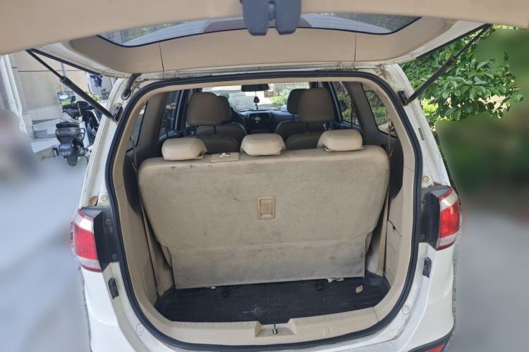 Used Baojun 730 2014 1.5L Manual Luxury Navigation ESP Version 7 Seats