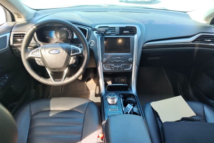 Used Ford Mondeo New Energy 2018 2.0 PHEV Smart-Controlled Fashion Edition China VI Standard Center Console