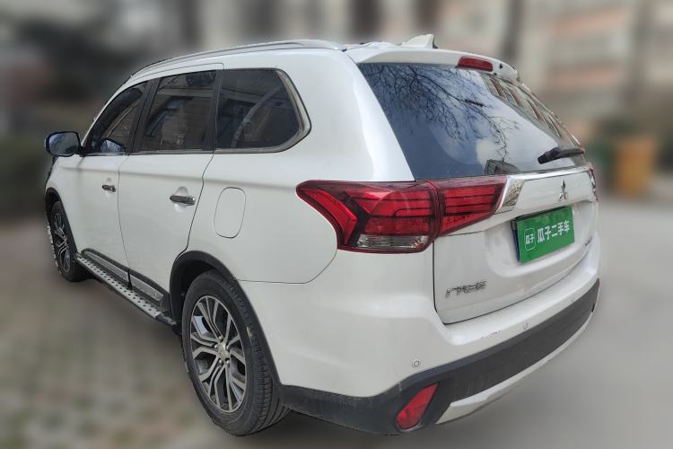 Used Mitsubishi Outlander 2018 2.4L 4x4 Luxury Edition 7-Seater
