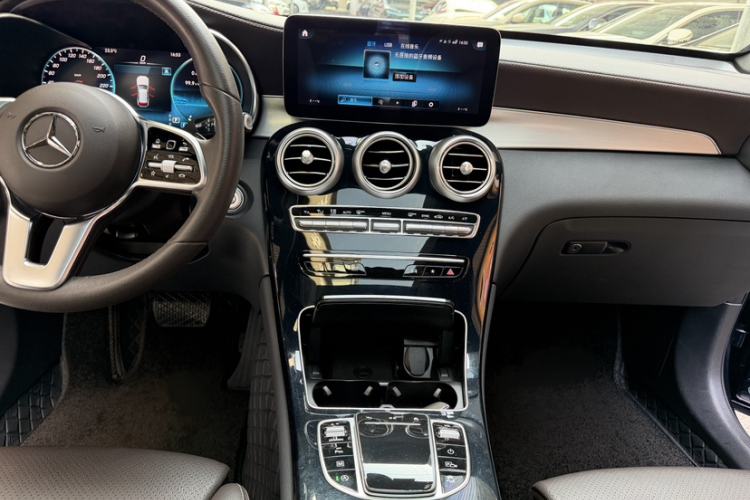 Used Mercedes-Benz GLC 2022 Facelifted GLC 260 L 4MATIC Dynamic Edition Audio And AC Panel