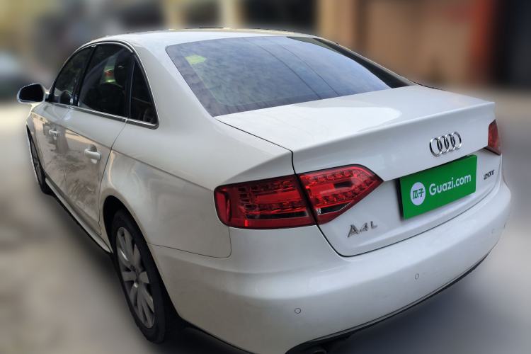 Used Audi A4L 2012 2.0 TFSI automatic Comfort trim level