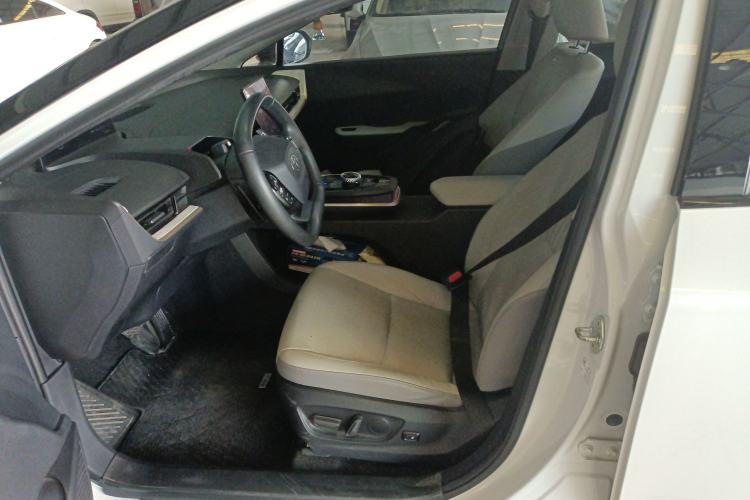 Used Toyota bZ3 2023 616 km Long-Range Premium Left Front Seat