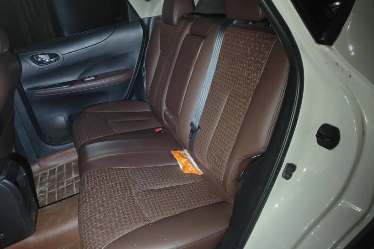 Used Nissan Tiida 2013 1.6L CVT Cool Cafe Edition
