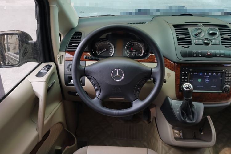 Used Mercedes-Benz Viano 2013 3.0L Comfort Edition
