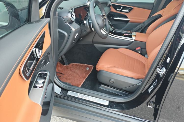 Used Mercedes-Benz GLC 2025 GLC 260 L 4MATIC Luxury Model Driver Seat