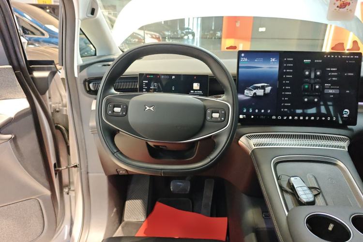 Used XPeng X9 2024 702 Ultra-Long Range Max
