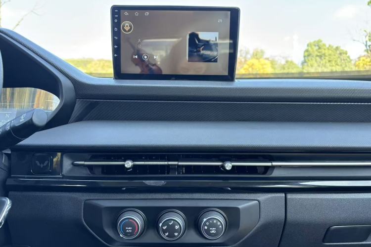 Used Wuling Alvez 2022 1.5L Manual Free-Style Model