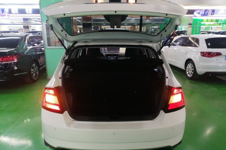 Used Skoda Fabia 2017 1.4L Automatic Car Enjoy Edition
