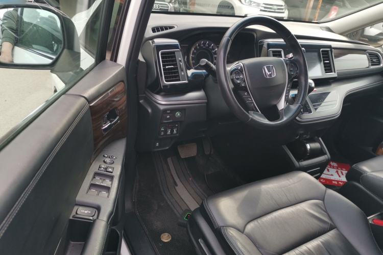 Used Honda Elysion 2016 2.4L Luxury Edition Driver Seat