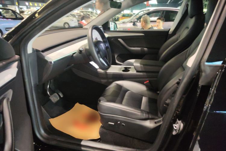 Used Tesla Model Y 2023 Rear-Wheel-Drive Version Left Front Seat