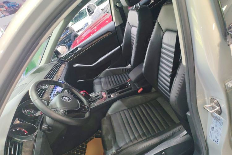 Used Volkswagen Magotan 2019 330TSI DSG Luxury Model China V Standard Left Front Seat