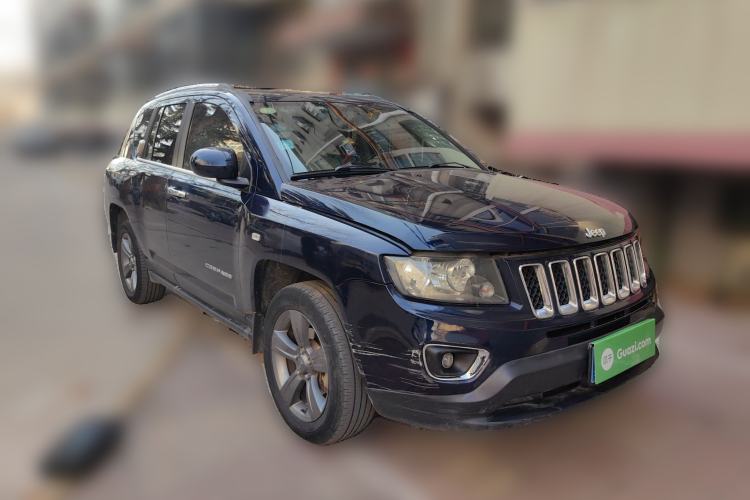 Used Jeep Compass 2014 Revised Version 2.4L Four-Wheel Drive Comfort Edition Front Right 45 Deg