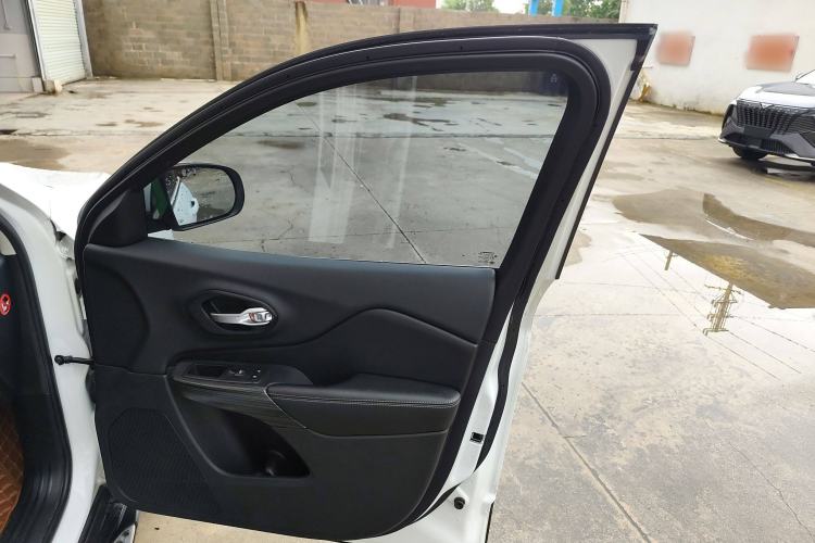 Used Jeep Cherokee 2016 2.0L Smart Version