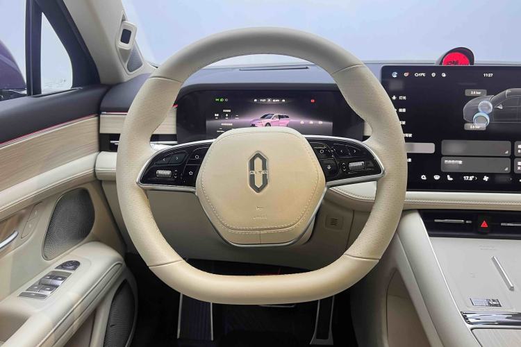 Used Hima AITO M5 2025 Extended-Range Ultra All-Wheel-Drive Version Exterior 7