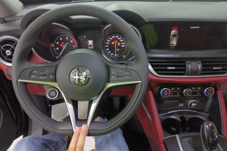 Used Alfa Romeo Stelvio 2017 2.0T 200HP Elite Edition