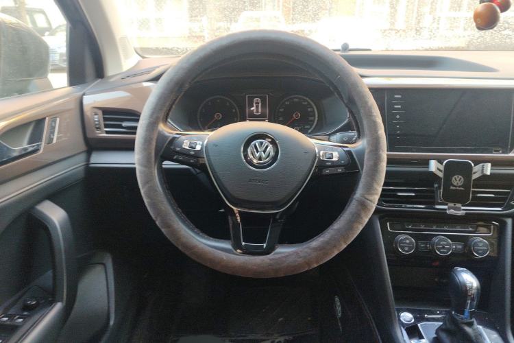 Used Volkswagen Tharu 2020 280TSI Two-Wheel Drive Luxury Edition China VI Standard Steering Wheel