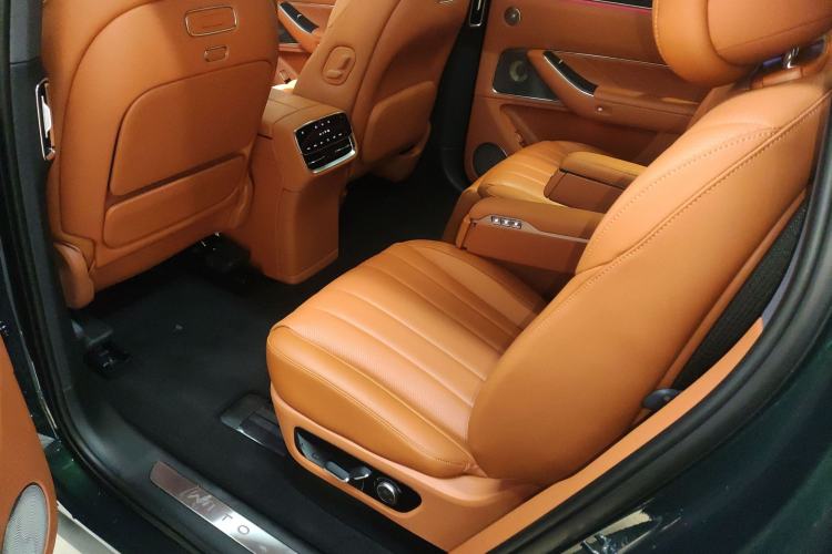 Used Hima AITO M8 2025 Extended-Range Ultra Version 53.4 kWh 6-Seater Edition