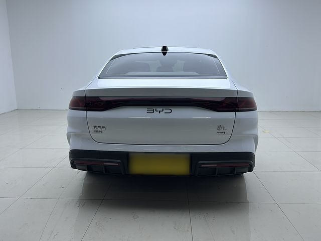 BYD Qin L 2025 DM-i Smart Drive 80KM Superior Model — снимка 7