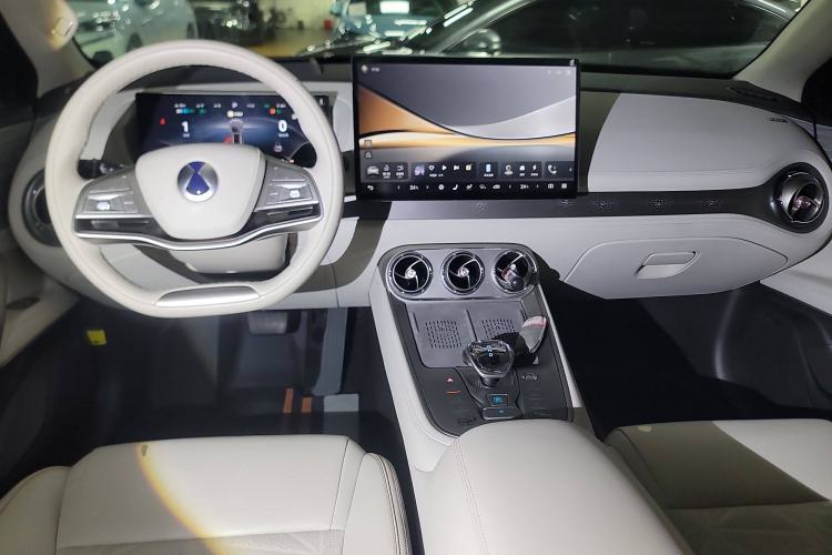 Used Denza N8 2023 Four-Wheel Drive Ultra-Hybrid Flagship Seven-Seater Version
