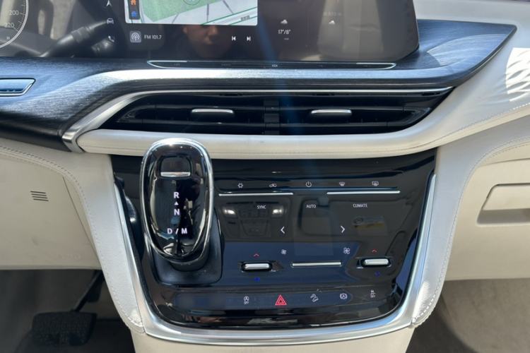 Used Buick GL8 2022 Avenir Aivia 7-Seater Deluxe Edition