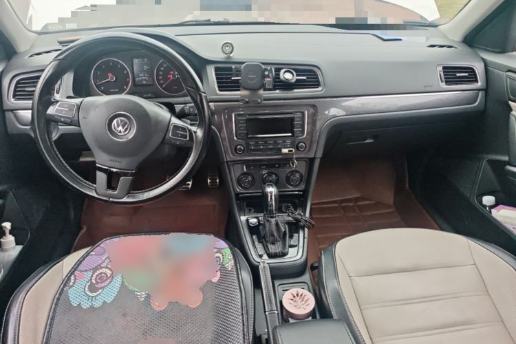 Used Volkswagen Cross Lavida 2014 1.4TSI DSG Center Console