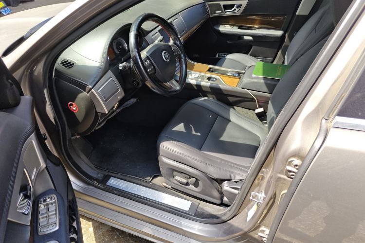 Used Jaguar XF 2009 XF 3.0L V6 Luxury Edition Driver Seat