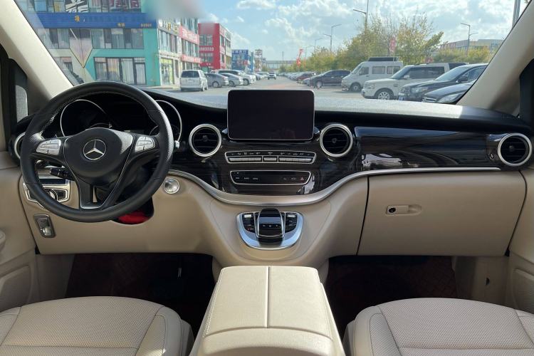 Used Mercedes-Benz V-Class 2016 V 260 Avantgarde Edition