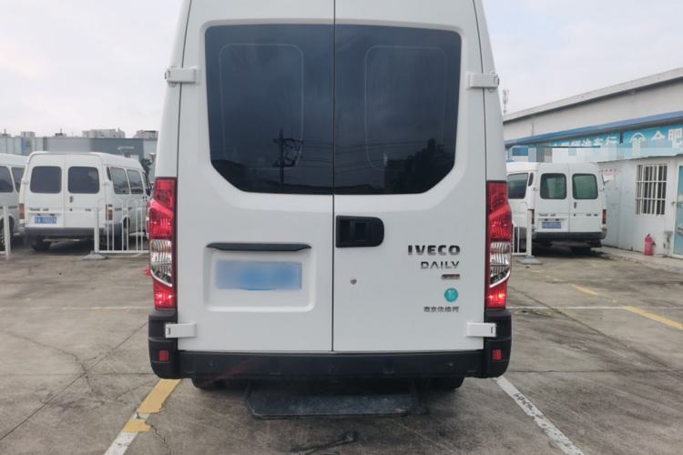 Used Iveco Eurocargo 2021 2.0T Manual Super-Rui Long Wheelbase Short Overhang High Roof Manual Doors F1A

