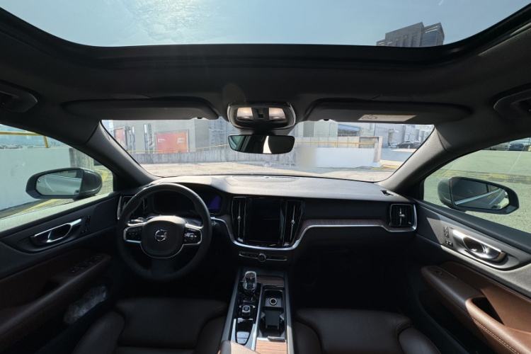 Used Volvo S60 2023 B4 Zhiyuan Luxury Edition
