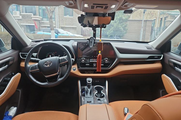 Used Toyota Highlander 2024 2.5L Smart Electric Hybrid Dual-Engine Four-Wheel Drive Prestige Version – 7 Seats
