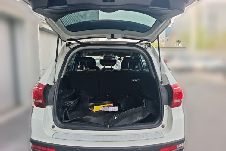 Used Haval H6 2015 Sport Edition 1.5T Automatic Two-Wheel Drive Luxury Model Trunk