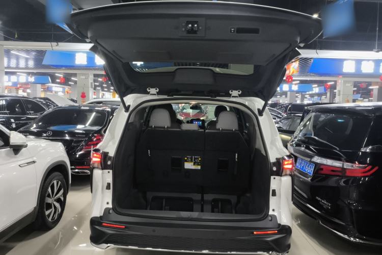 Used Toyota Granvia 2024 2.5L Hybrid Comfort Edition
