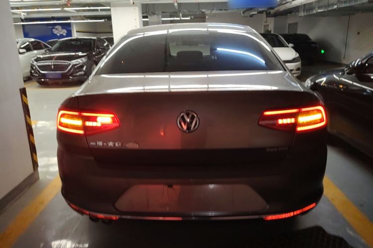 Used Volkswagen Magotan 2017 330TSI DSG Leading Model Rear