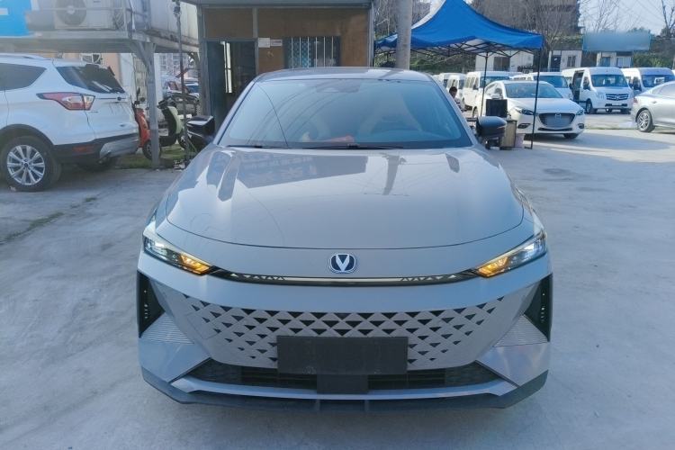 Used Changan UNI-V iDD 2024 Blue Whale Smart Electric iDD 136km ZhiKu Model
