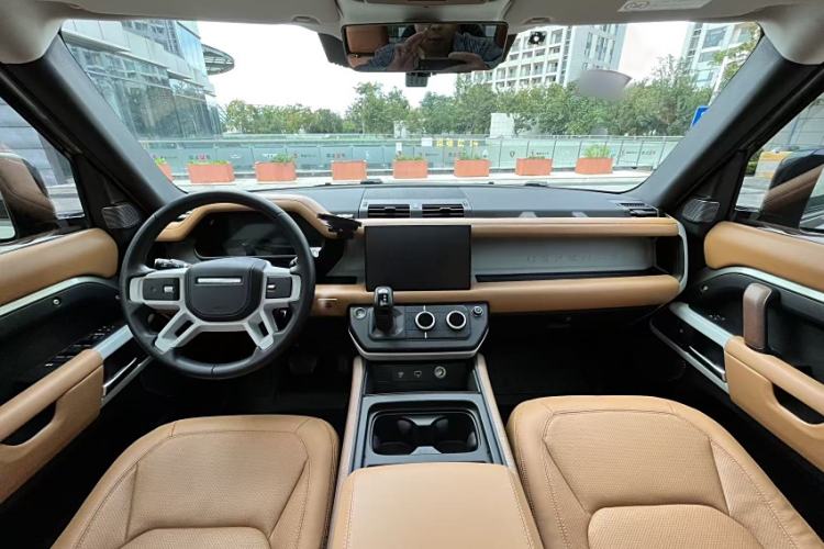 Used Land Rover Defender 2023 Facelift 110 3.0T P400 Dark Edition
